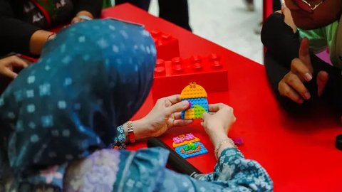 Kisah Pria Mainan Masa Kecil Nyangkut 20 Tahun di Telinga Bikin Terkejut 'Saya Terakhir Main Tahun 2000'