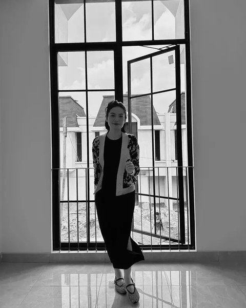 Usia Baru 22 Tahun, Sharen Fernandez Beri Hadiah Rumah Mewah untuk Ibunya, ini Potretnya