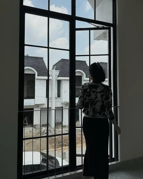 Usia Baru 22 Tahun, Sharen Fernandez Beri Hadiah Rumah Mewah untuk Ibunya, ini Potretnya