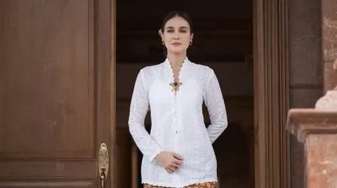 5 Rekomendasi Outfit Kebaya Cantik dari Artis Indonesia, Bikin Tampilanmu Makin Kece
