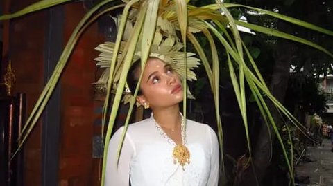 5 Rekomendasi Outfit Kebaya Cantik dari Artis Indonesia, Bikin Tampilanmu Makin Kece