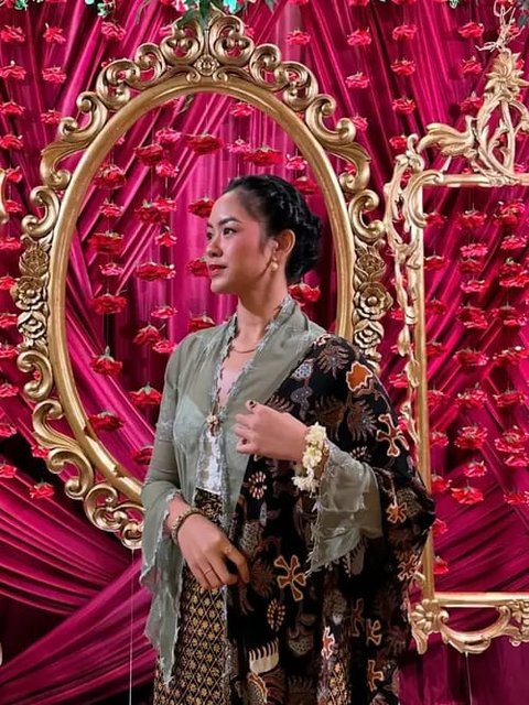 5 Rekomendasi Outfit Kebaya Cantik dari Artis Indonesia, Bikin Tampilanmu Makin Kece