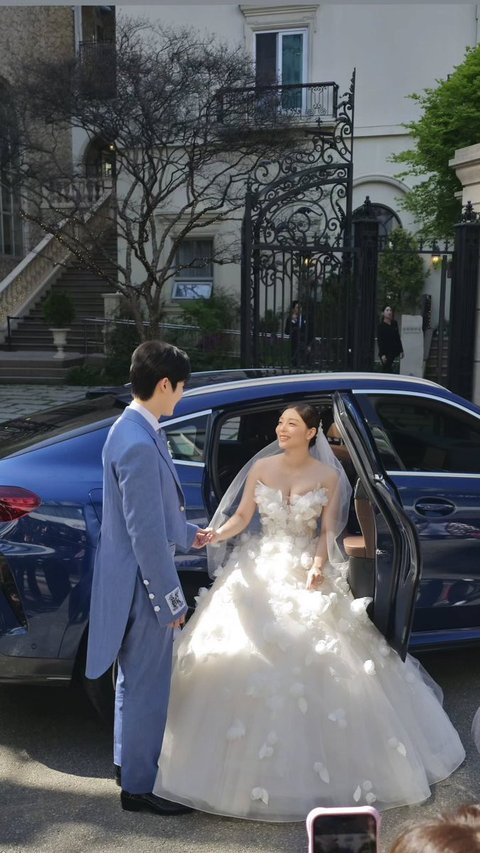 7 Potret Pernikahan Ailee dan Choi Si Hun yang Penuh Haru, Dibalut Cinta dan Kemewahan
