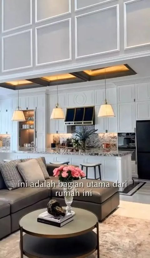 9 Potret Dapur Mewah Nabila Syakieb di Rumah Bergaya American Classic, Minimalis dengan Interior Marmer