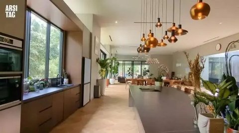 Dapur dr. Tompi Mengusung Desain Mewah dan Fungsional, Memadukan Estetika dan Kepraktisan dalam Satu Ruang