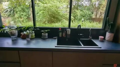 Dapur dr. Tompi Mengusung Desain Mewah dan Fungsional, Memadukan Estetika dan Kepraktisan dalam Satu Ruang