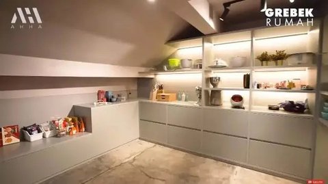 Dapur dr. Tompi Mengusung Desain Mewah dan Fungsional, Memadukan Estetika dan Kepraktisan dalam Satu Ruang
