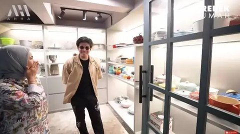 Dapur dr. Tompi Mengusung Desain Mewah dan Fungsional, Memadukan Estetika dan Kepraktisan dalam Satu Ruang