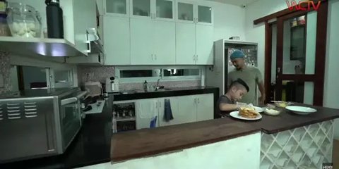 Potret Sederhana Dapur di Rumah Wendy Cagur, Simpel dan Minimalis Terhubung Langsung ke Ruang Makan