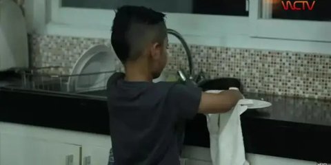 Potret Sederhana Dapur di Rumah Wendy Cagur, Simpel dan Minimalis Terhubung Langsung ke Ruang Makan
