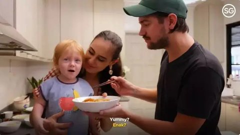 Potret Dapur Modern Marissa Nasution di Singapura, Memadukan Estetika dan Fungsionalitas secara Harmonis.