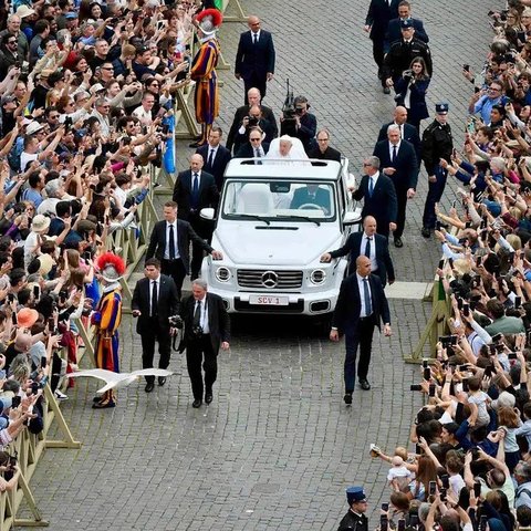 Momen Kenangan Paus Fransiskus saat Isi Misa Paskah 2025 di Vatikan (Foto: Instagram @franciscus)