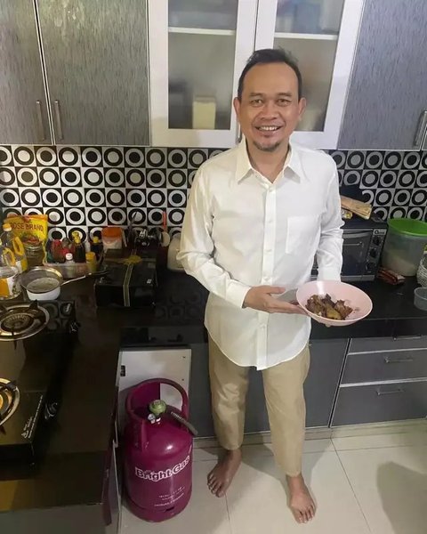 Potret Dapur Sederhana di Rumah Cak Lontong