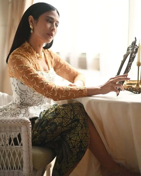 8 Potret Artis Indonesia Rayakan Hari Kartini dengan Memakai Kebaya, Siapa Paling Cantik?