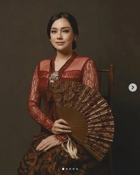 8 Potret Artis Indonesia Rayakan Hari Kartini dengan Memakai Kebaya, Siapa Paling Cantik?