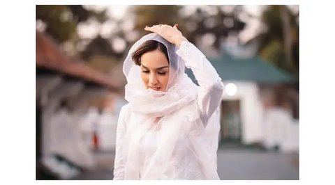 8 Potret Artis Indonesia Rayakan Hari Kartini dengan Memakai Kebaya, Siapa Paling Cantik?