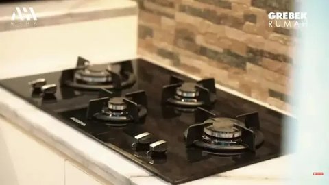 9 Poret Dapur di Rumah Denny Sumargo yang Minimalis, Nyaman, dan Fungsional