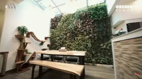 9 Poret Dapur di Rumah Denny Sumargo yang Minimalis, Nyaman, dan Fungsional