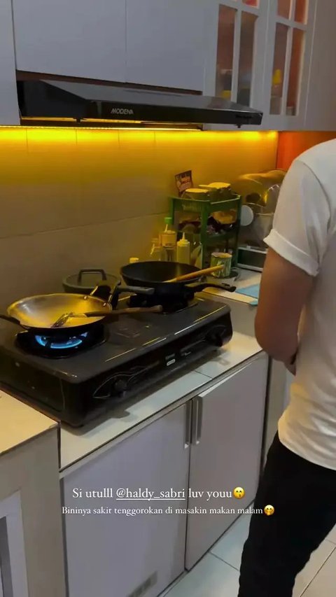 Potret Dapur Sederhana Irish Bella di Rumah Mewah Haldy Sabri, Pakai Kompor Sejuta Umat dan Bersih Banget