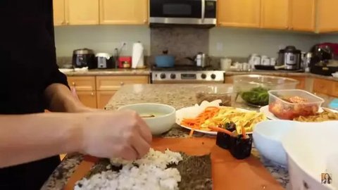 Dapur Mewah Rumah Mertua Maudy Ayunda dengan Model Klasik Minimalis yang Menarik dan Elegan