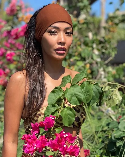 Shanty ultah ke-46. Tahun 2024 fase penting bagi Shanty. Ia kembali ke layar lebar lewat Perewangan dan merilis ulang "Mahadaya Cinta" hit milik Krisdayanti. (Foto: Dok. Instag