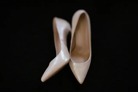 Ilustrasi Memakai High Heels Credit: pexels.com/pixabay