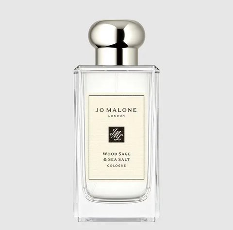 Parfum merupakan bagian dari kebutuhan primer yang berguna dalam menunjang penampilan untuk tampil wangi seharian. (Foto: Freepik/marymarkevich)