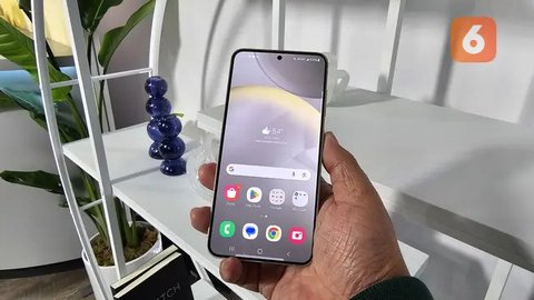 Penampakan Galaxy Z Flip 6 yang dirilis Samsung di Paris, Prancis. (Liputan6.com/ Agustin Setyo Wardani)