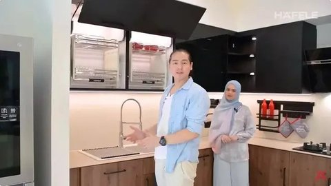 Momen Roger Danuarta dan Cut Meyriska jalani umrah. (sumber: Instagram/cutratumeyriska)