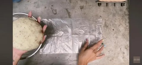 Aulia Sarah pamer pesona elegan di Wat Arun. (credit:instagram.com/owliasarah)