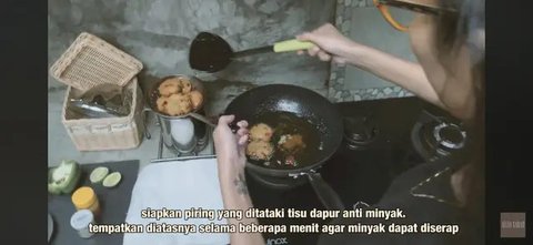 Aulia Sarah pamer pesona elegan di Wat Arun. (credit:instagram.com/owliasarah)