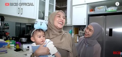 Pencahayaan dapur Dara Arafah (Image by Ricis Official on Youtube)