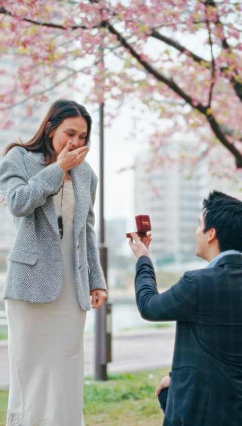 Maxime Bouttier Ulang Tahun, Luna Maya Pamer Video Romantis saat Dilamar Kekasih di Jepang