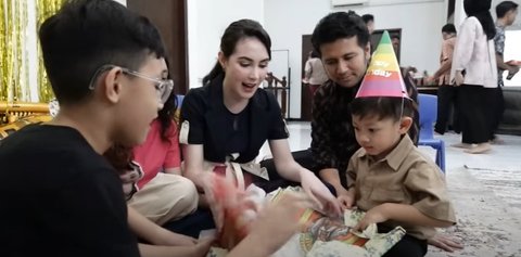 6 Potret Ultah Kale Anak Arumi Bachsin, Kena Prank Dapat Kado Barongsai Berujung Nangis