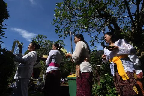 Galungan juga menjadi hari untuk merayakan terciptanya alam semesta beserta isinya. (merdeka.com/Arie Basuki)