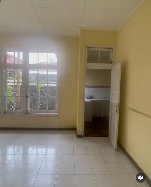 Keputusan menjual rumah ini begitu berat bagi Alya, ia bahkan menggambarkan rasanya seperti orang yang baru saja putus cinta.