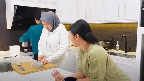 Potret Terbaru Indah Permatasari Diduga Hamil Lagi, Rayakan Anniversary (Sumber: Instagram/indahpermatas)