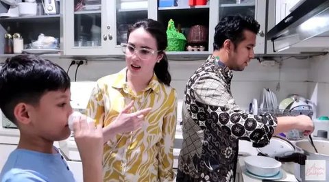 Potret Dapur Arumi Bachsin (Sumber: YouTube/Arumi Bachsin)