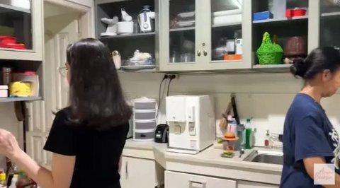 Potret Dapur Armi Bachsin (Sumber: YouTube/Arumi Bachsin)