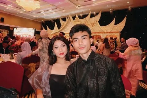 Hanum Mega dengan Sentuhan Organza Keunguan (Foto: Instagram @real.hanummega)