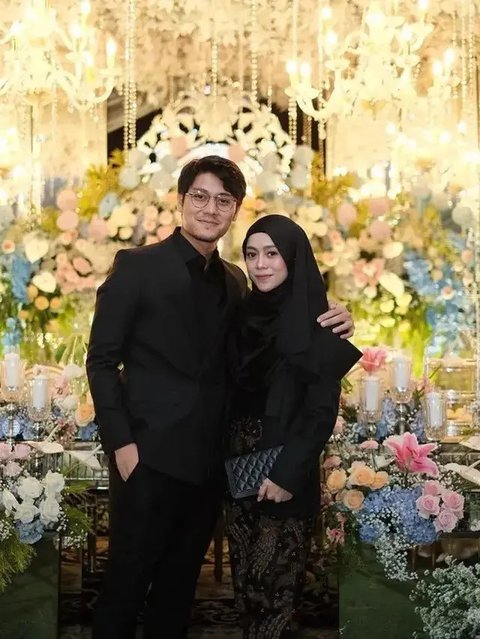 Gaya Tradisional Modern alaLesti Kejora(Foto: Instagram @lestikejora)