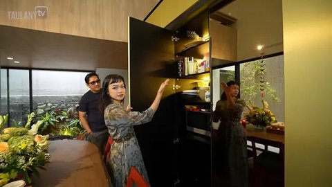 Ilustrasi Dapur Fathia Izzati (Image by TAULANY TV on YouTube)