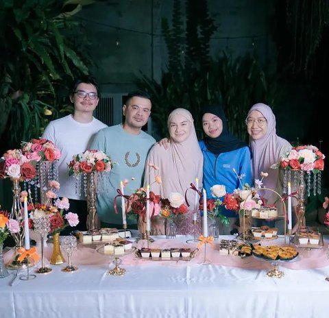 Cuma Pakai Daster dan Kerudung Instan, 6 Potret Cantik Natural Irish Bella Tanpa Makeup saat Dapat Kejutan Ulang Tahun dari Haldy Sabri