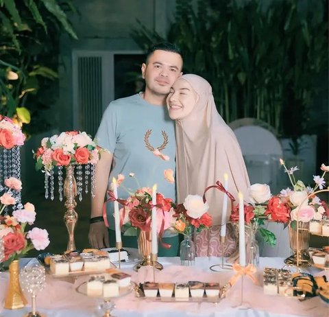 Cuma Pakai Daster dan Kerudung Instan, 6 Potret Cantik Natural Irish Bella Tanpa Makeup saat Dapat Kejutan Ulang Tahun dari Haldy Sabri