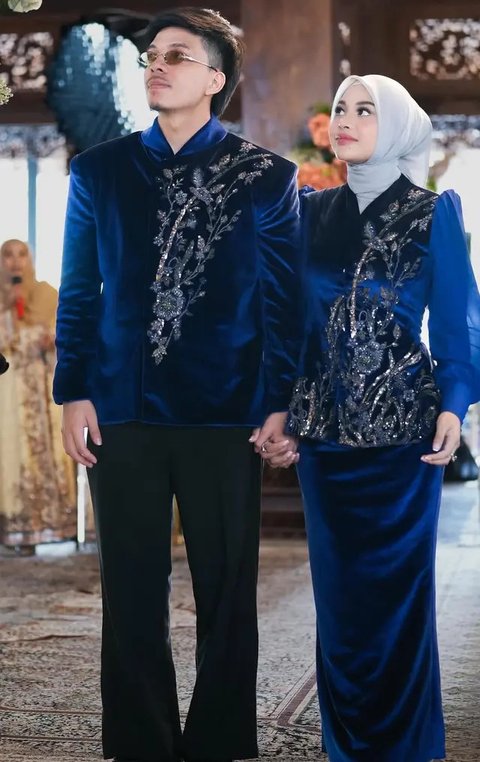 Aurel Hermansyah hadir di tujuh bulanan Aaliyah Massaid. [@aurelie.hermansyah]