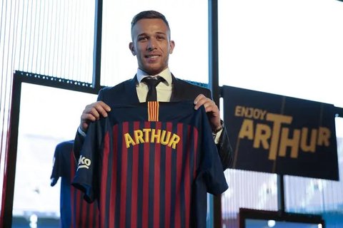 Arthur Melo dianggap sebagai suksesor Andres Iniesta di skuat Barcelona. (doc. Barcelona FC)
