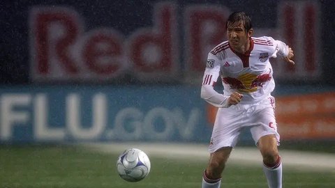 3. Albert Celades, mantan bintang Real Madrid ini berpengalaman menukangi Spanyol U-21. Kedekatan dirinya dengan bintang muda La Furia Roja dipercaya akan menciptakan generasi baru