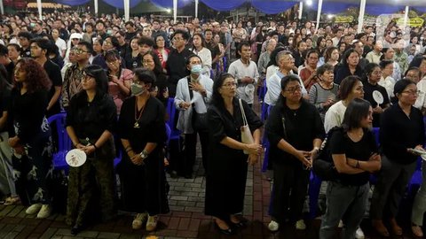 FOTO: Suasana Haru Misa Requiem Paus Fransiskus di Gereja Katedral Jakarta, Dihadiri Ribuan Umat Katolik