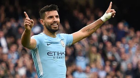 Sergio Aguero yang pensiun dini pada Desember 2021 bersama Barcelona akibat masalah kesehatan, tercatat membela The Citizens selama 10 musim mulai 2011/2012 hingga 2020/2021. Ia total