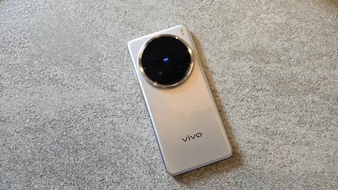 Vivo X200 Pro yang bakal dirilis di Indonesia dalam waktu dekat (Liputan6.com/ Agustin Setyo Wardani)
